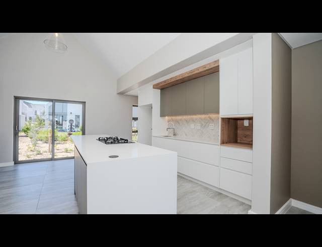 3 BEDROOM HOUSE FOR SALE IN LANGEBAAN COUNTRY ESTATE